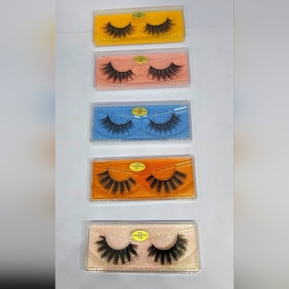 5 pairs of false eyelashes. 7D Faux Mink w/ innovative lashes application tool
